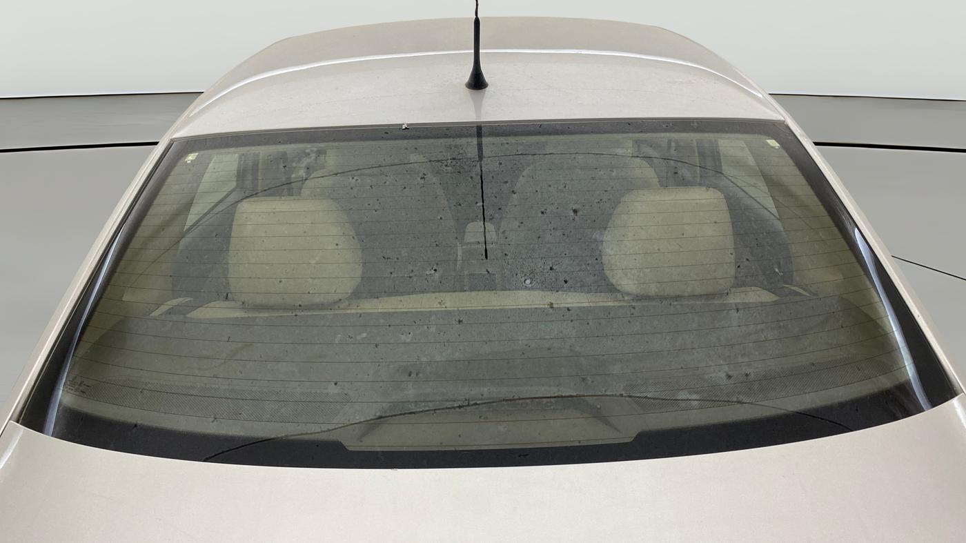 2013 Volkswagen Vento HIGHLINE 1.6 MPI, Petrol, Manual, 1,12,363 km, Rear Windshield