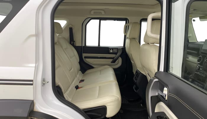 2025 Mahindra Thar Roxx  AX7 L Petrol AT 2WD, Petrol, Automatic, 29,898 km, Right Side Rear Door Cabin