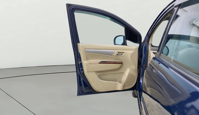 2016 Maruti Ertiga VXI CNG, CNG, Manual, 97,023 km, LHS Front Door