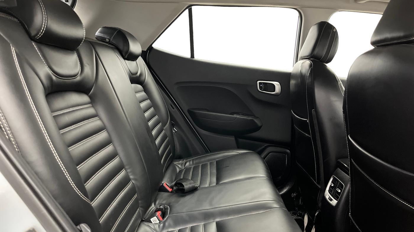2022 Hyundai VENUE SX 1.0 TURBO IMT, Petrol, Manual, 76,111 km, Right Side Rear Door Cabin