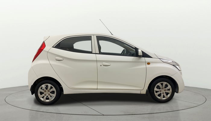 2017 Hyundai Eon SPORTZ, Petrol, Manual, 37,099 km, Right Side View