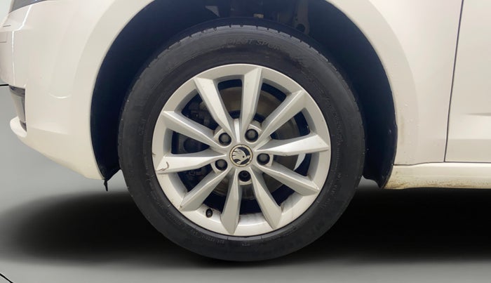 2016 Skoda Octavia STYLE PLUS AT 1.8 TSI, Petrol, Automatic, 63,863 km, Left Front Wheel