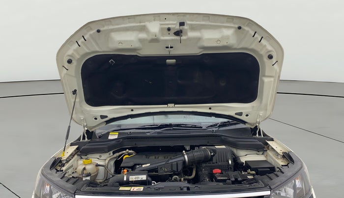 2023 Mahindra XUV300 W6 1.2 PETROL AMT, Petrol, Automatic, 15,464 km, Open Bonet