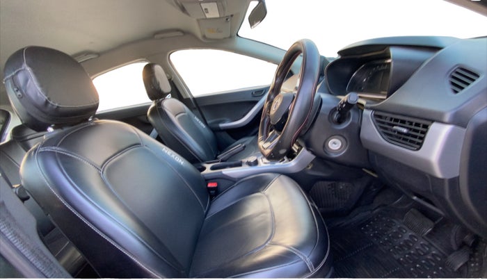 2023 Tata NEXON XMA PETROL, Petrol, Automatic, 36,202 km, Right Side Front Door Cabin