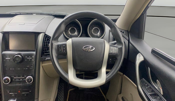 2016 Mahindra XUV500 W10 AT, Diesel, Automatic, 82,399 km, Steering Wheel Close Up