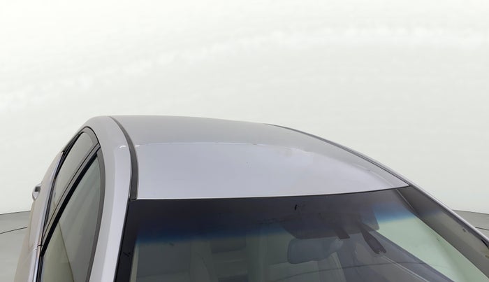 2014 Toyota Corolla Altis GL PETROL, Petrol, Manual, 1,32,247 km, Roof