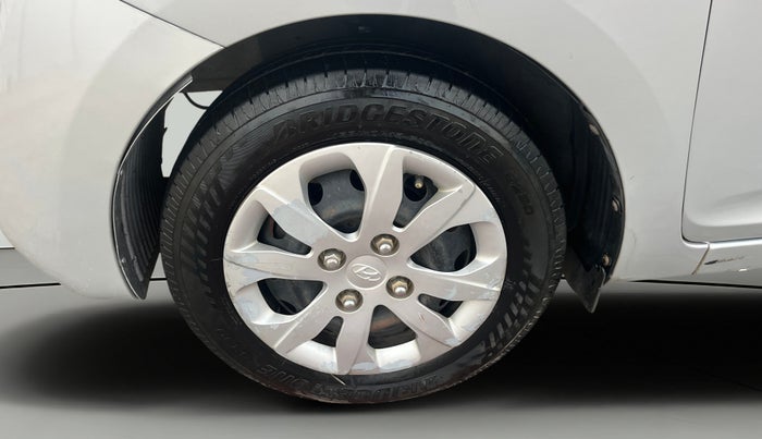 2015 Hyundai Eon MAGNA +, Petrol, Manual, 93,688 km, Left Front Wheel