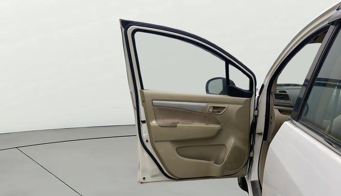 2013 Maruti Ertiga ZDI, Diesel, Manual, 1,21,628 km, LHS Front Door