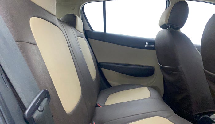 2013 Hyundai i20 MAGNA 1.2, Petrol, Manual, 26,858 km, Right Side Rear Door Cabin