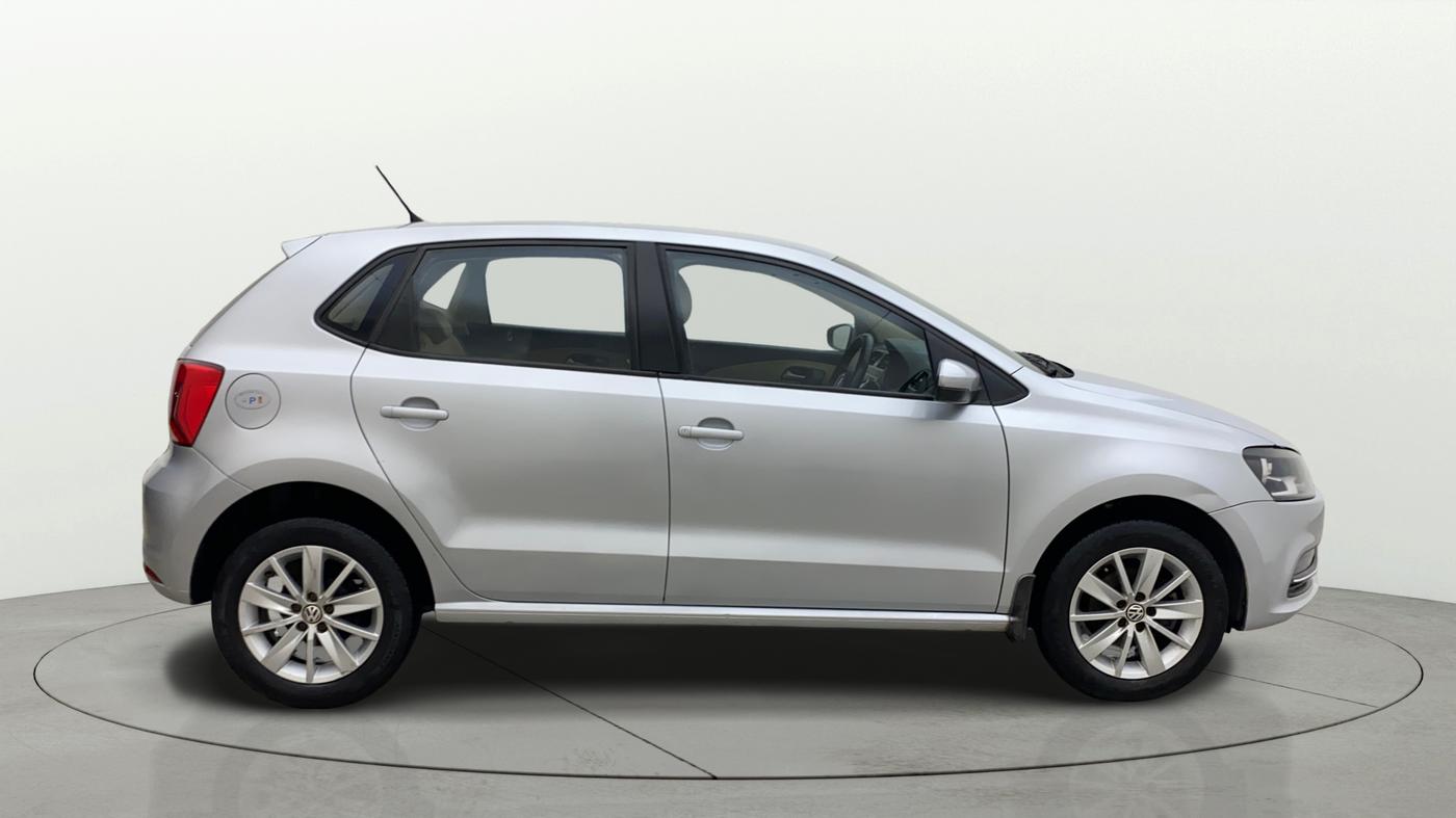 2015 Volkswagen Polo HIGHLINE1.2L, Petrol, Manual, 63,107 km, Right Side View