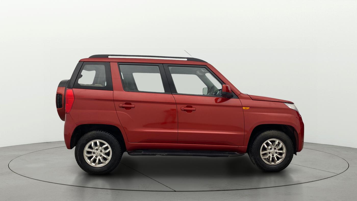 2018 Mahindra TUV300 T8, Diesel, Manual, 65,781 km, Right Side View