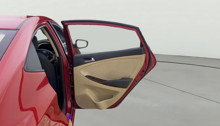 2015 Hyundai Verna FLUIDIC 4S 1.6 VTVT S(O), CNG, Manual, 1,04,380 km, RHS Rear Door