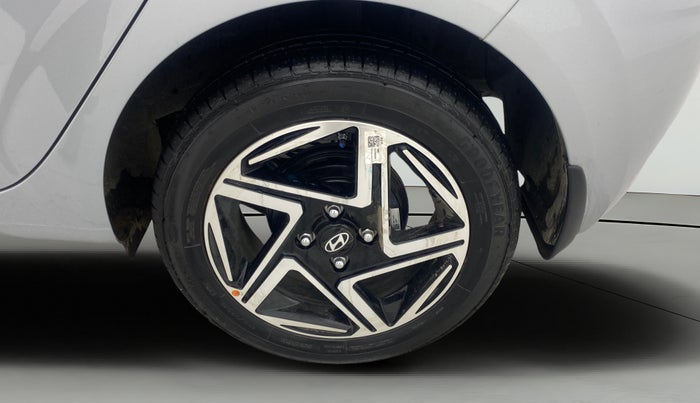 2025 Hyundai GRAND I10 NIOS ASTA AMT 1.2 KAPPA VTVT, Petrol, Automatic, 2,707 km, Left Rear Wheel