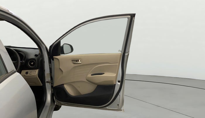 2019 Hyundai NEW SANTRO SPORTZ CNG, CNG, Manual, 70,949 km, RHS Front Door