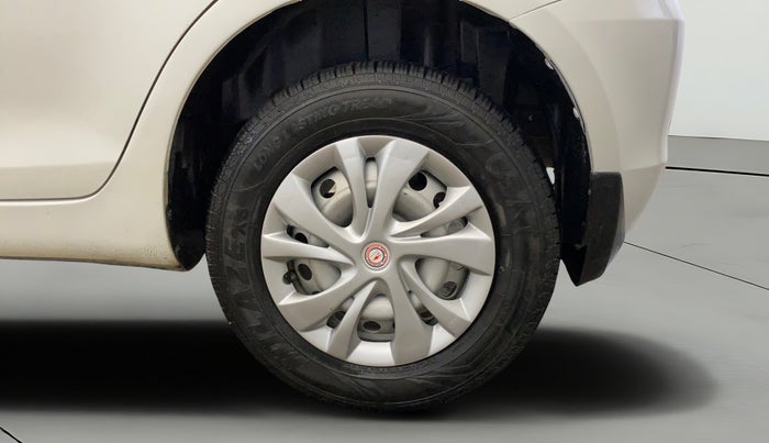 2017 Maruti Swift LXI (O), Petrol, Manual, 96,882 km, Left Rear Wheel