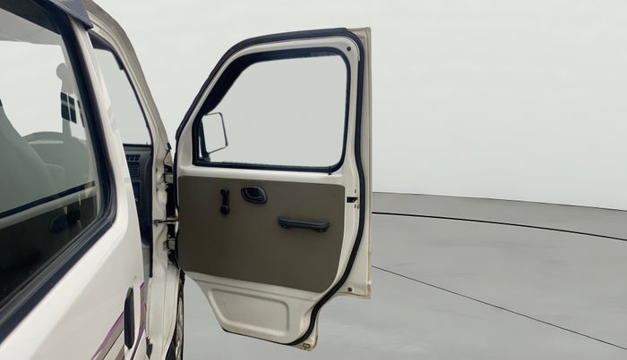 2016 Maruti Eeco 5 STR WITH A/C+HTR, CNG, Manual, 43,544 km, RHS Front Door