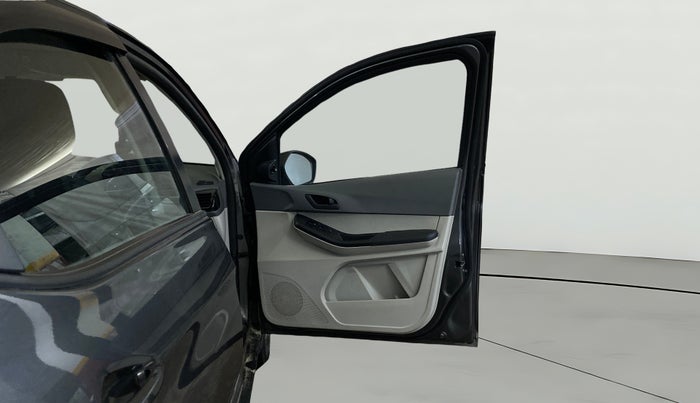 2025 Tata Tiago XT PETROL, Petrol, Manual, 10,995 km, RHS Front Door