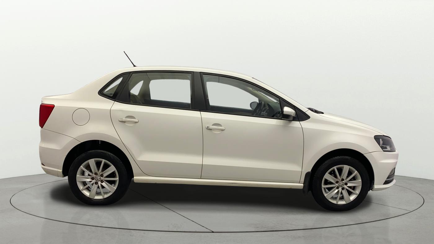 2017 Volkswagen Ameo HIGHLINE1.2L, Petrol, Manual, 52,616 km, Right Side View