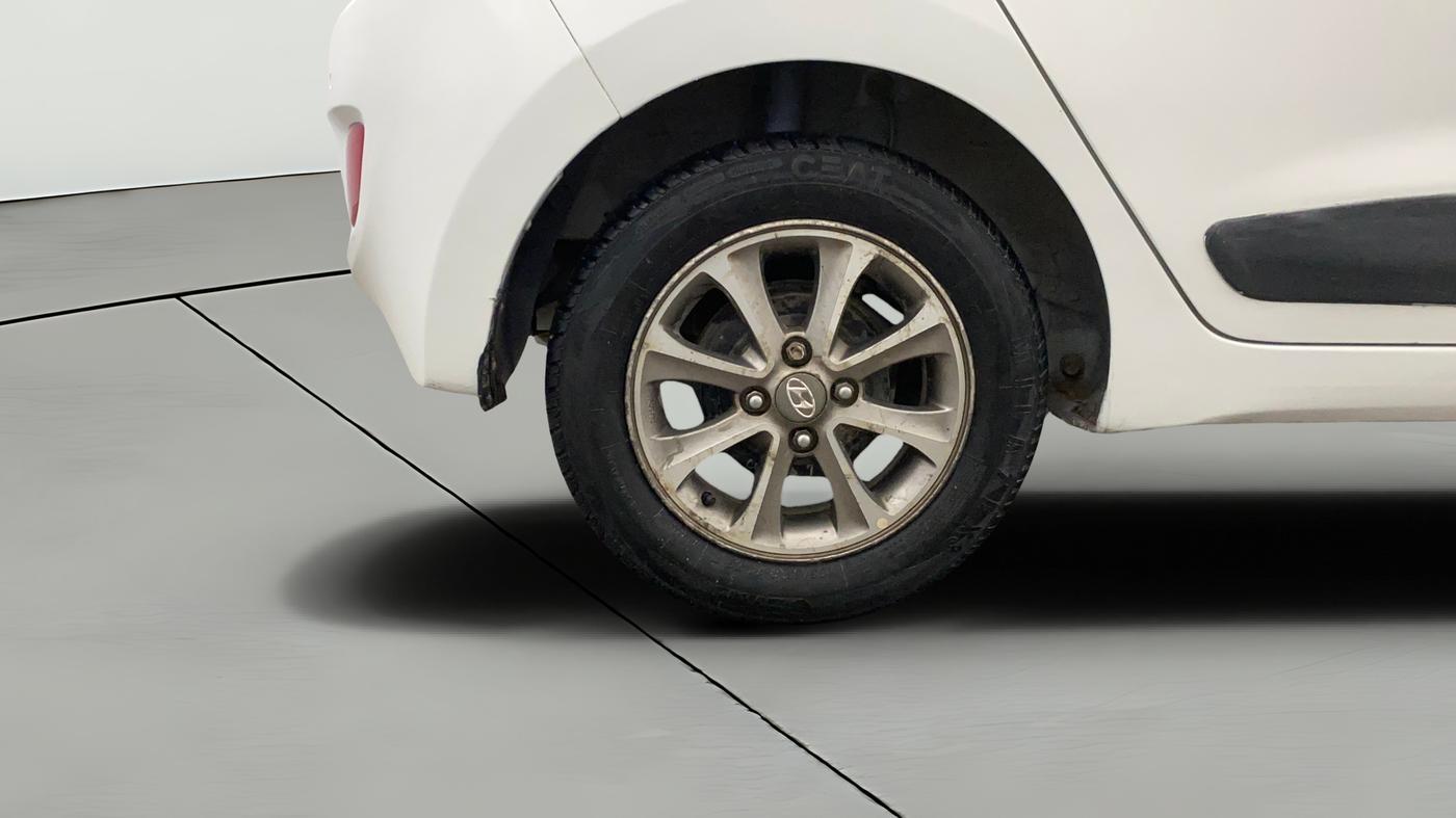 2016 Hyundai Grand i10 ASTA (O) 1.2 KAPPA VTVT, Petrol, Manual, 42,667 km, Right Rear Wheel