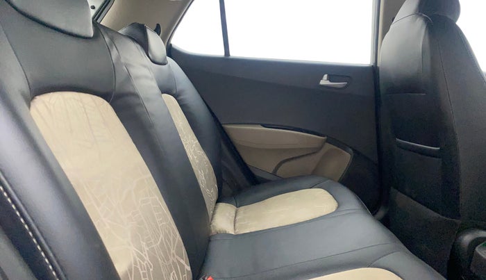 2018 Hyundai Grand i10 SPORTZ AT 1.2 KAPPA VTVT, Petrol, Automatic, 89,009 km, Right Side Rear Door Cabin