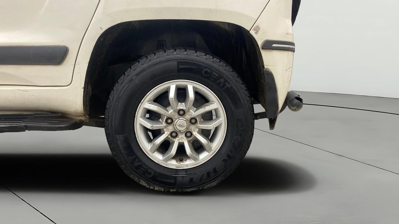 2017 Mahindra TUV300 T8, Diesel, Manual, 71,150 km, Left Rear Wheel