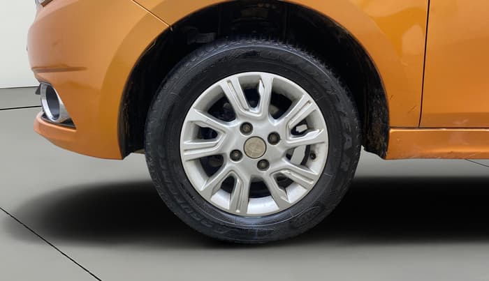 2017 Tata Tiago XZ PETROL, Petrol, Manual, 48,052 km, Left Front Wheel