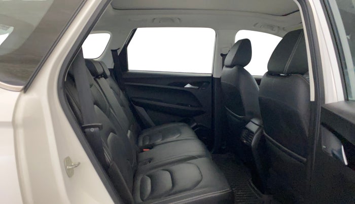 2020 MG HECTOR SHARP 1.5 DCT PETROL, Petrol, Automatic, 21,627 km, Right Side Rear Door Cabin