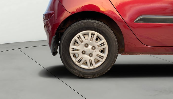 2014 Hyundai i10 MAGNA 1.1, Petrol, Manual, 1,03,618 km, Right Rear Wheel