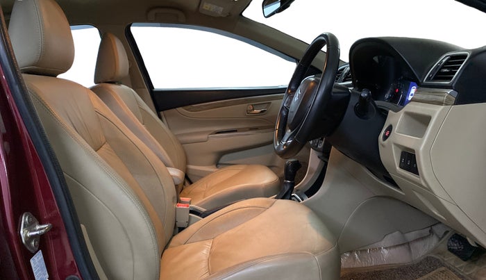 2020 Maruti Ciaz ALPHA  AT 1.5 SHVS PETROL, Petrol, Automatic, 39,077 km, Right Side Front Door Cabin