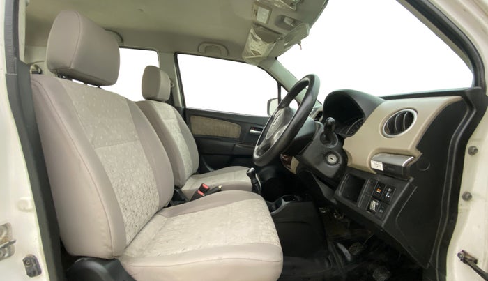 2016 Maruti Wagon R 1.0 VXI, CNG, Manual, 1,09,870 km, Right Side Front Door Cabin