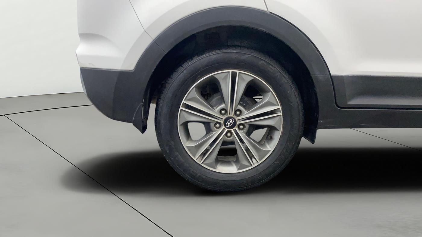 2016 Hyundai Creta SX PLUS AT 1.6 PETROL, Petrol, Automatic, 1,03,564 km, Right Rear Wheel