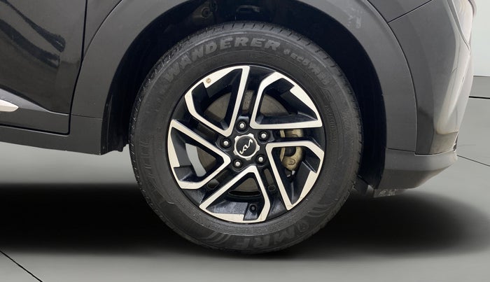 2022 KIA CARENS LUXURY PLUS 1.5 DIESEL AT 7 STR, Diesel, Automatic, 94,740 km, Right Front Wheel