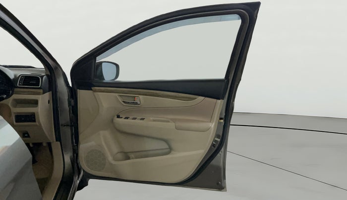 2020 Maruti Ciaz DELTA 1.5 SHVS MT PETROL, Petrol, Manual, 47,925 km, RHS Front Door