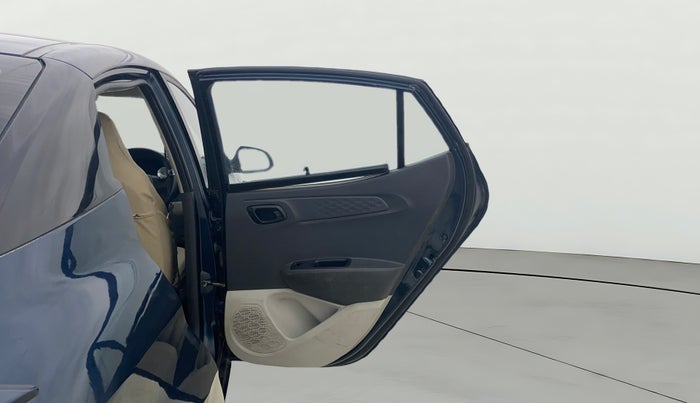 2022 Hyundai AURA S 1.2 CNG, CNG, Manual, 64,107 km, RHS Rear Door