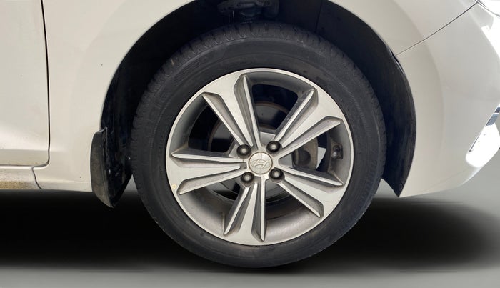 2018 Hyundai Verna 1.6 VTVT SX O, Petrol, Manual, 43,257 km, Right Front Wheel