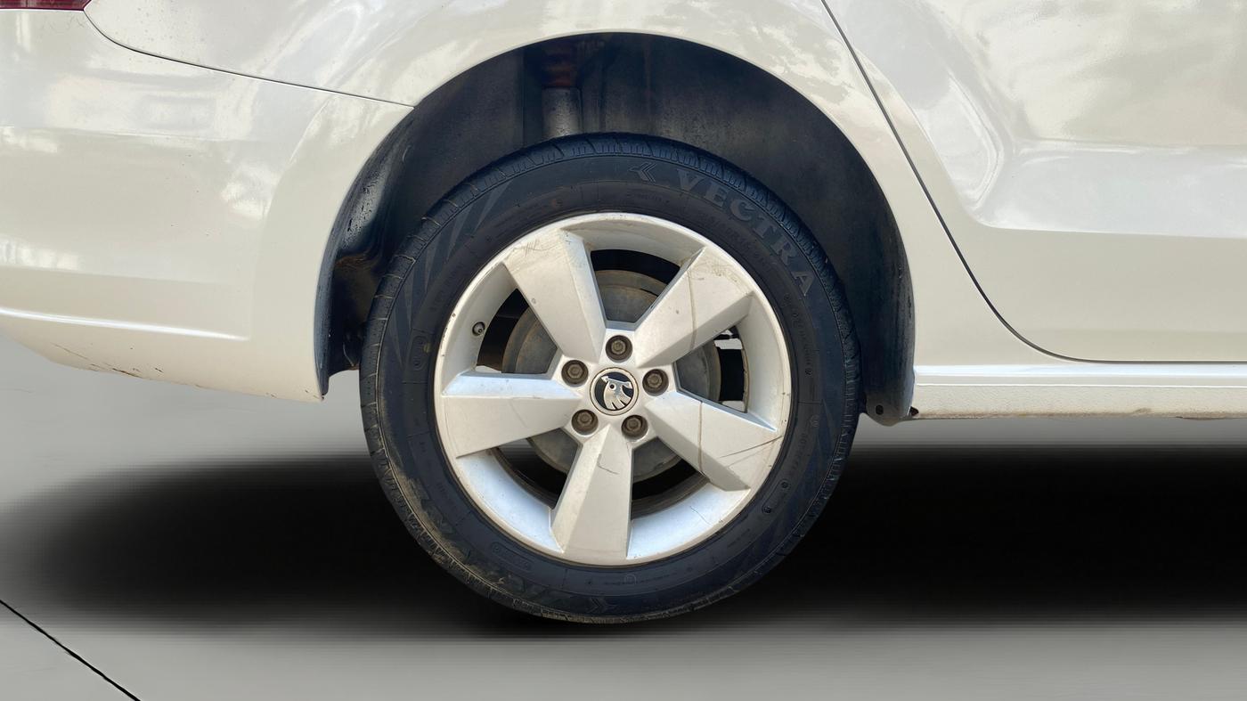 2015 Skoda Rapid AMBITION 1.5 TDI, Diesel, Manual, 80,270 km, Right Rear Wheel