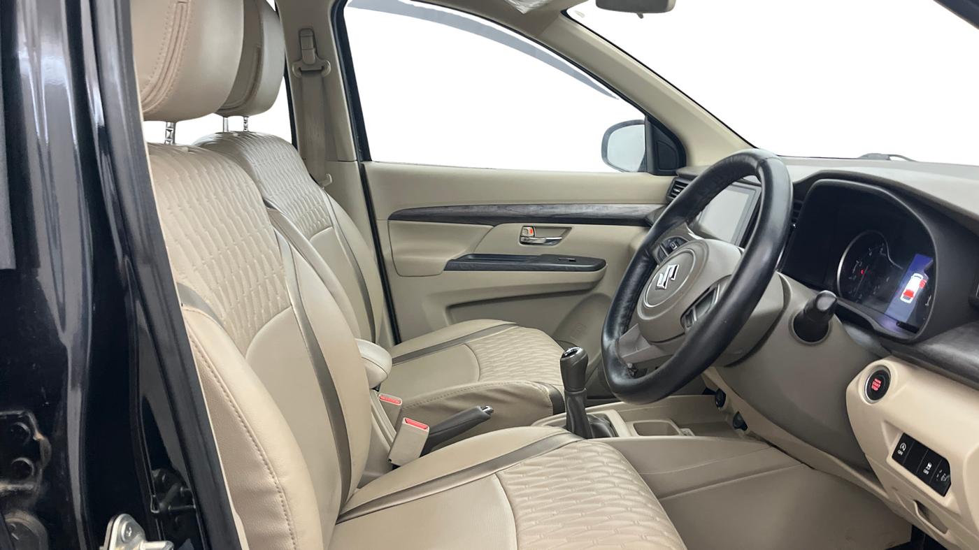 2023 Maruti Ertiga ZXi (O), Petrol, Manual, 59,744 km, Right Side Front Door Cabin