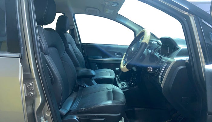 2017 Tata Hexa XT 4X2 7 STR, Diesel, Manual, 1,35,773 km, Right Side Front Door Cabin