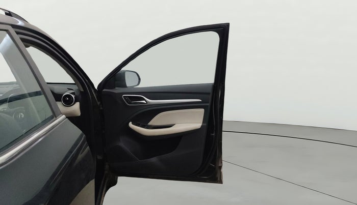 2022 MG ASTOR SHARP 1.5 MT, Petrol, Manual, 6,255 km, RHS Front Door