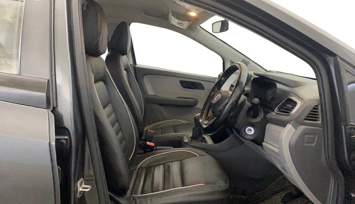 2020 Tata ALTROZ XE PETROL, Petrol, Manual, 31,679 km, Right Side Front Door Cabin