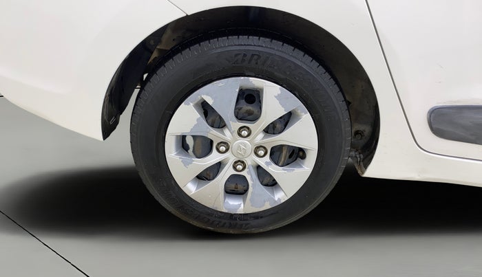 2015 Hyundai Xcent S 1.2, Petrol, Manual, 1,06,092 km, Right Rear Wheel