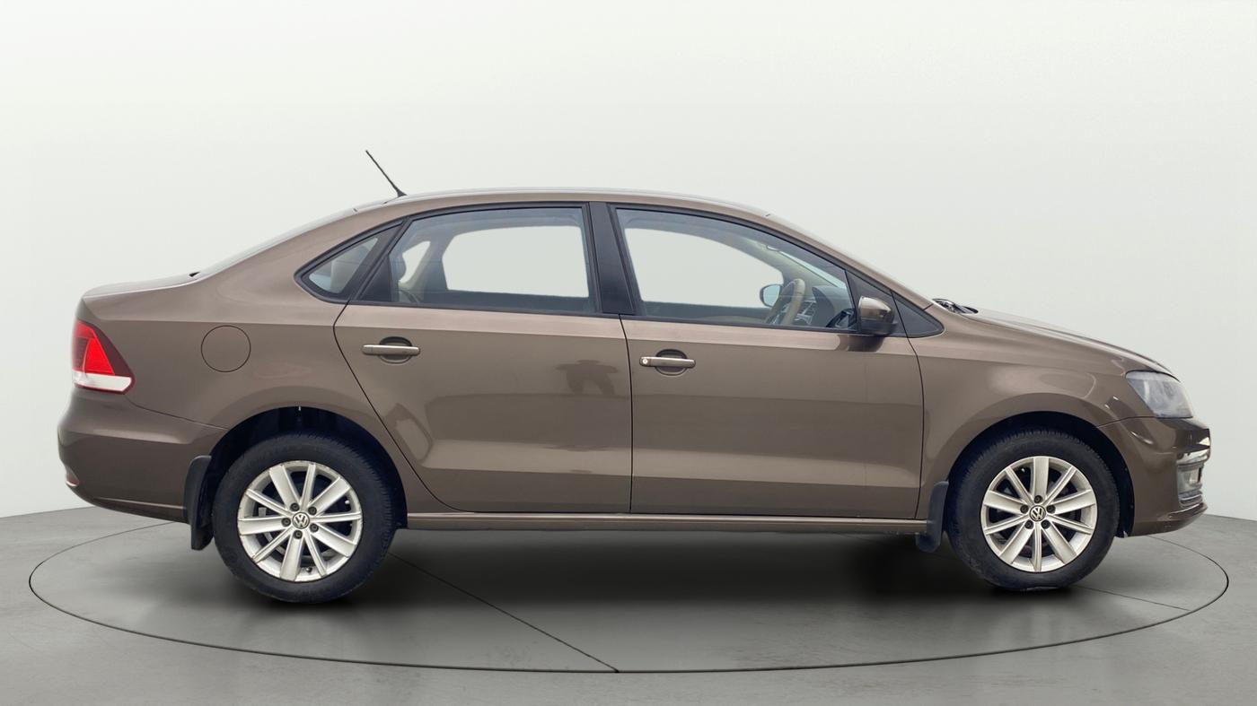 2016 Volkswagen Vento HIGHLINE 1.6 MPI, Petrol, Manual, 36,025 km, Right Side View