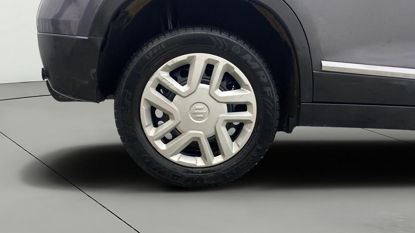 2019 Maruti Vitara Brezza VDI, Diesel, Manual, 33,533 km, Right Rear Wheel