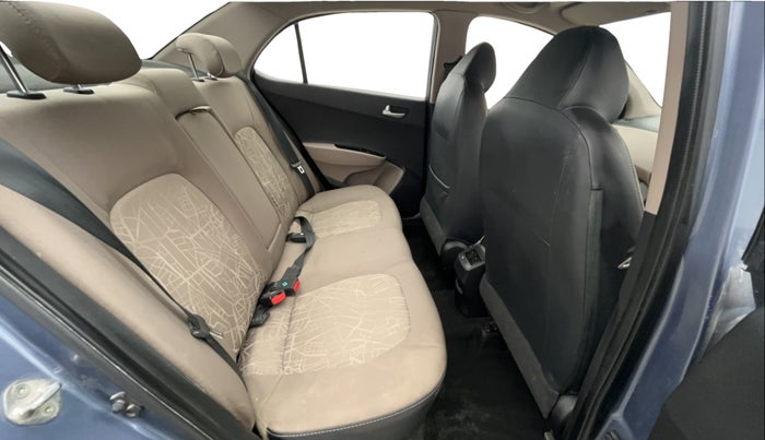 2014 Hyundai Xcent S (O) 1.2, Petrol, Manual, 97,811 km, Right Side Rear Door Cabin