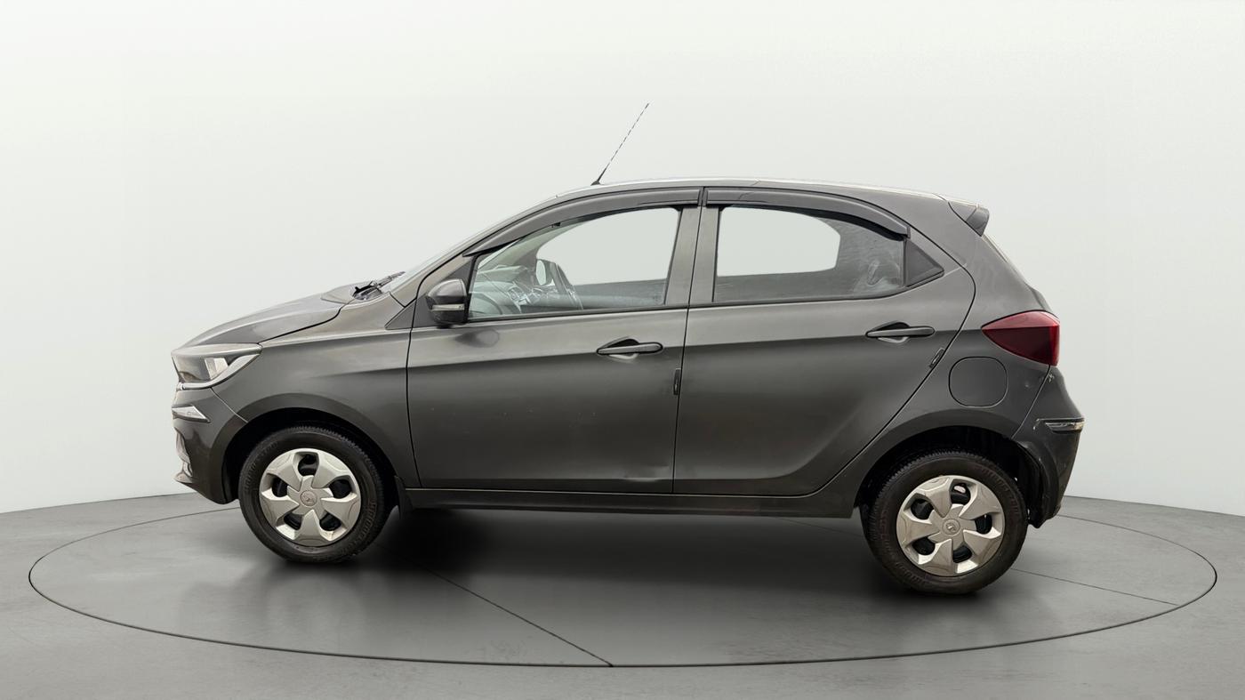 2022 Tata Tiago XT CNG, CNG, Manual, 33,279 km, Left Side