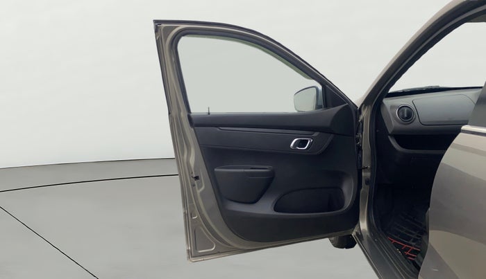 2018 Renault Kwid RXT 1.0, Petrol, Manual, 34,566 km, LHS Front Door