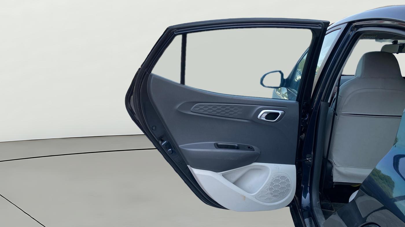 2024 Hyundai AURA SX 1.2 CNG, CNG, Manual, 27,116 km, LHS Rear Door
