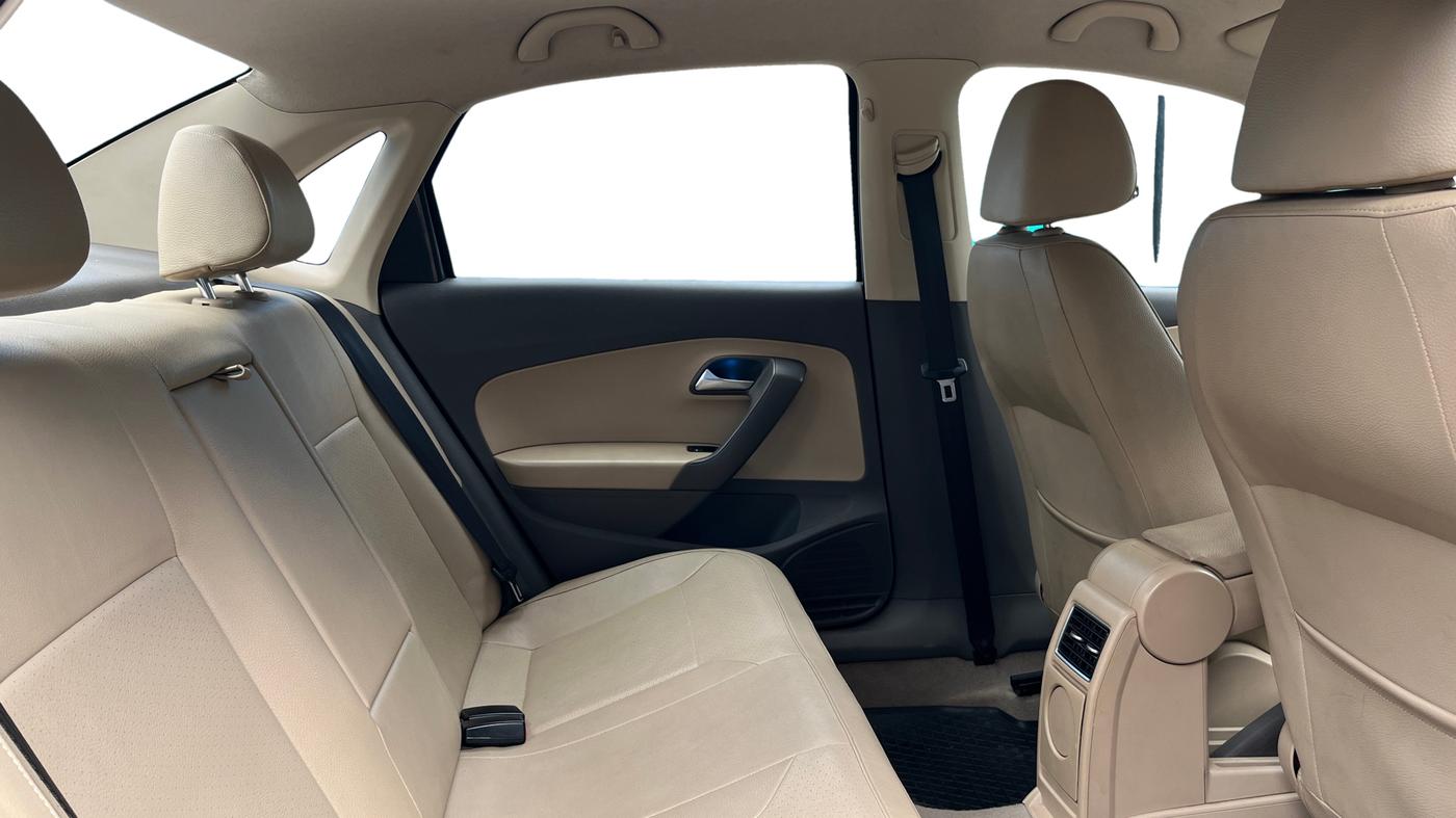 2016 Volkswagen Vento HIGHLINE PETROL AT, Petrol, Automatic, 25,550 km, Right Side Rear Door Cabin