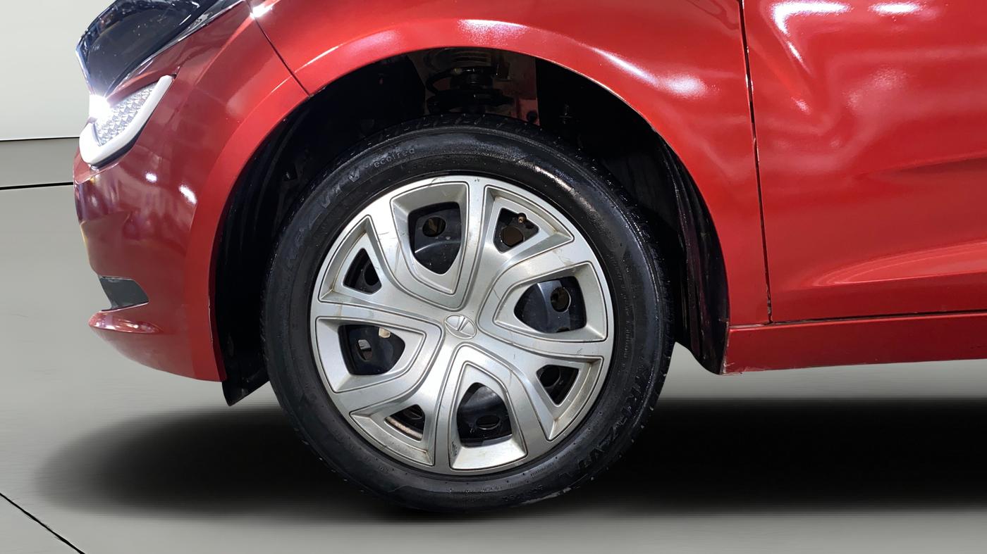2022 Tata ALTROZ XM PLUS PETROL, Petrol, Manual, 26,300 km, Left Front Wheel
