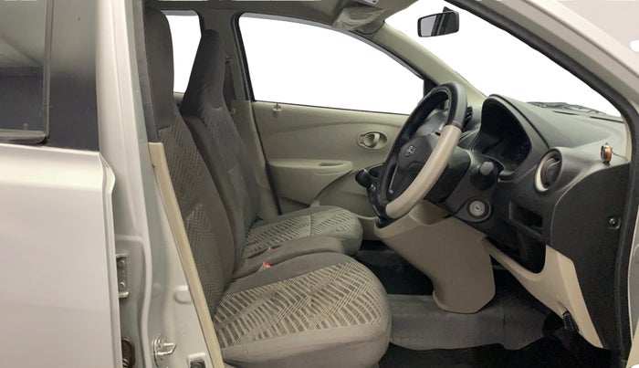 2017 Datsun Go T, Petrol, Manual, 27,157 km, Right Side Front Door Cabin